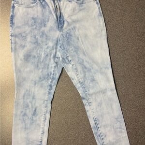 Universal Thread Light Wash Skinny Jeans